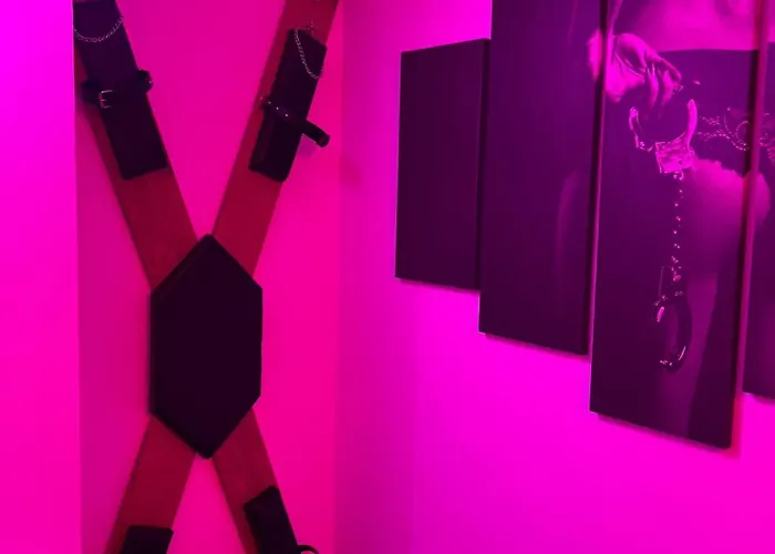 Room: Aux Plaisirs Des Sens Jacuzzi Prive Apartman